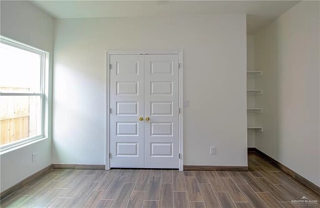 Building Photo - 3012 W Sandlewood St