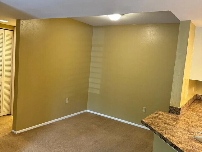 Building Photo - 3170 Seasons Way