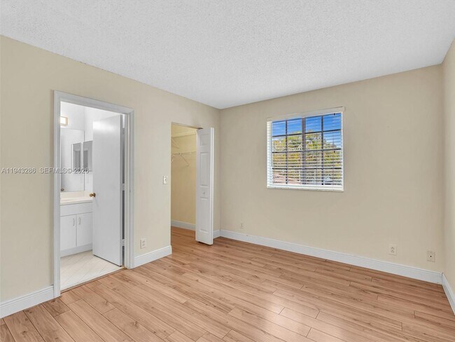 Building Photo - 3932 San Simeon Ln