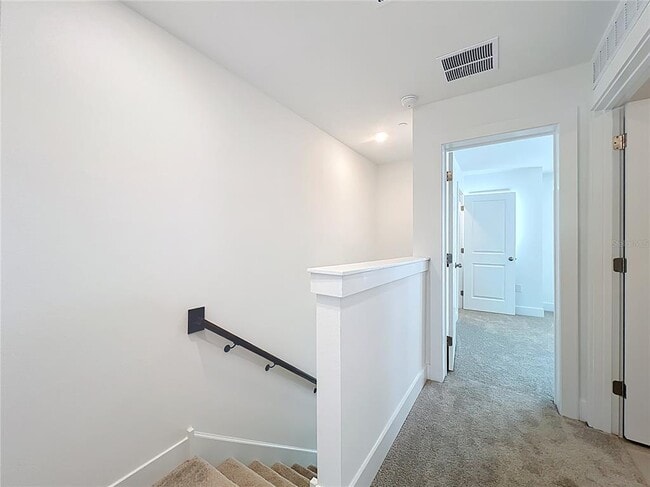 Building Photo - 15465 Hamlin Pk Dr