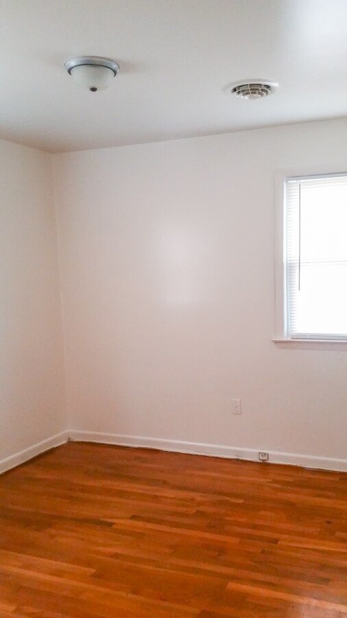 Building Photo - 2303 Maclin Cir