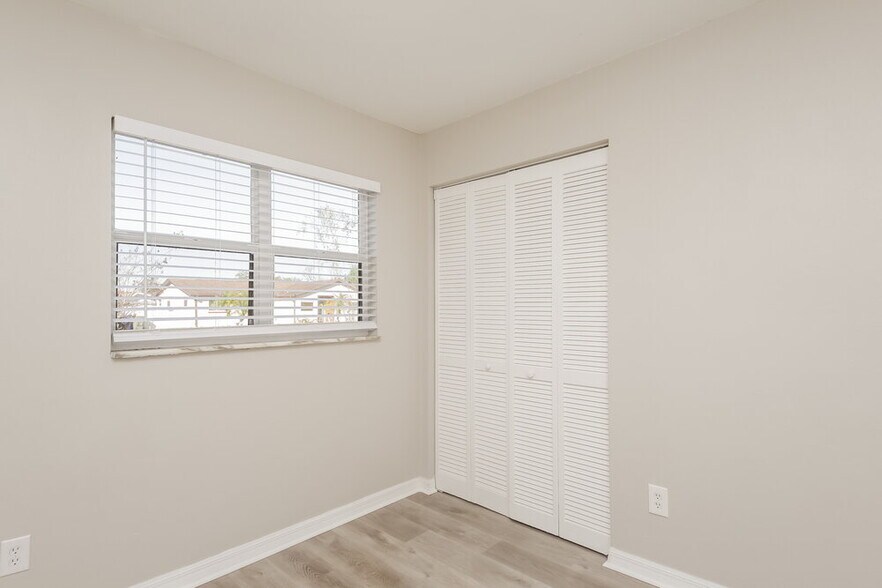 Building Photo - 2022 Valencia Cir