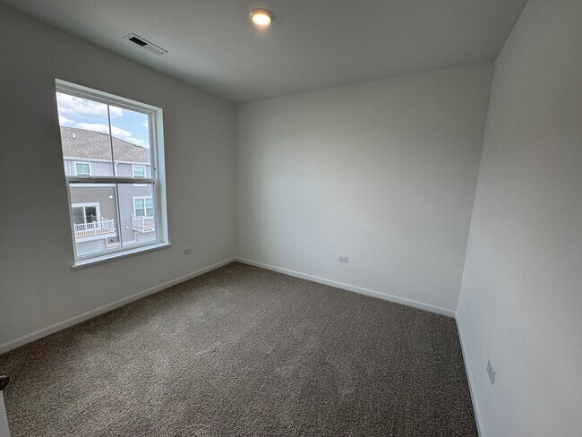 Building Photo - 14942 S McCarthy Cir