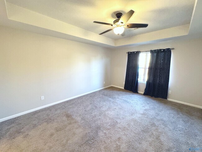 Building Photo - 121 Daymark Dr