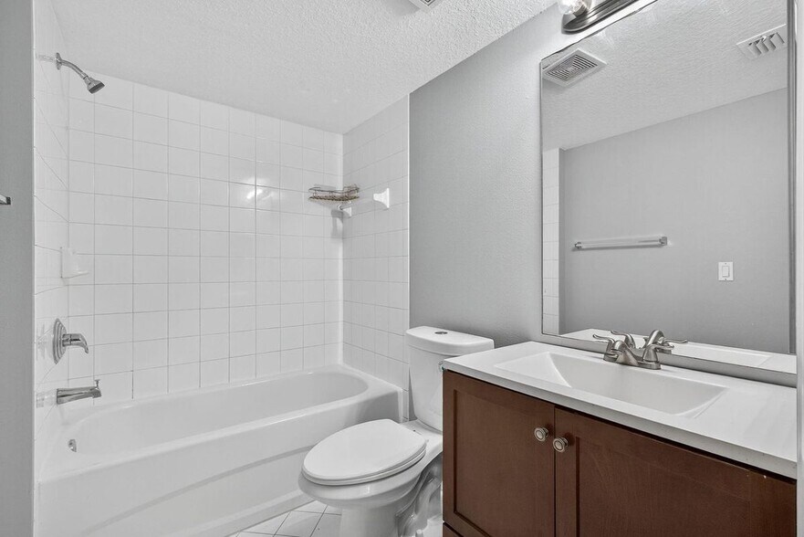 Building Photo - 3770 N Jog Rd