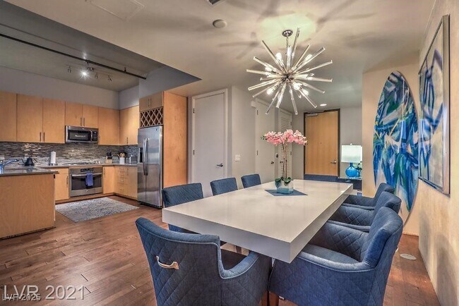 Building Photo - 353 E Bonneville Ave