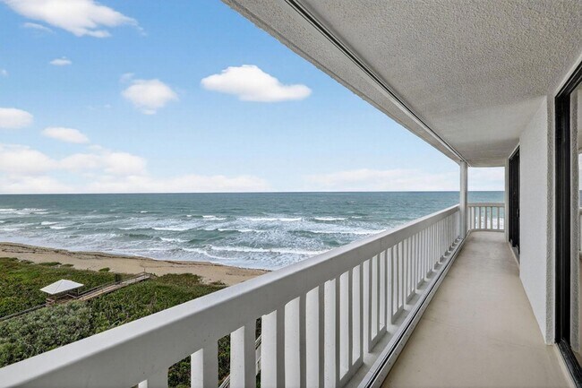 Building Photo - 9960 S Ocean Dr