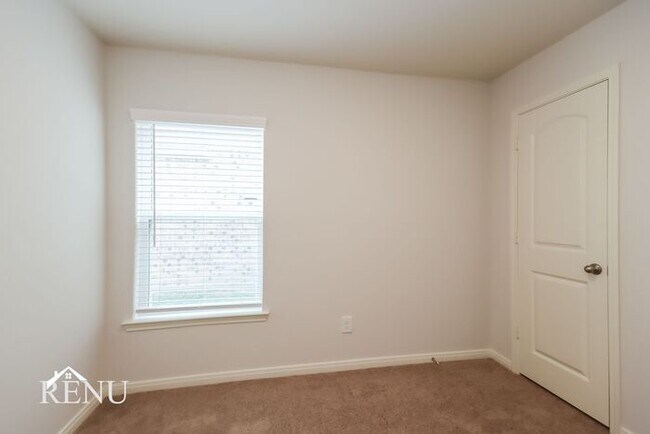 Building Photo - 10414 Sweetwater Creek Dr