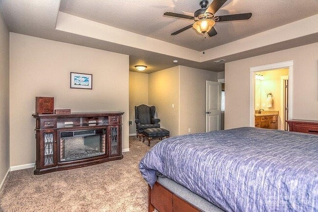 Building Photo - 20758 NE Sierra Dr