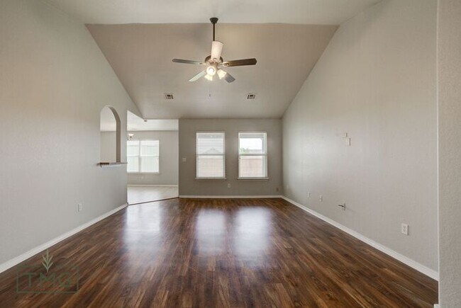 Building Photo - Open House 8/1/24 4pm-5pm! Great 3/2/2 in Owasso’s Lake Valley!