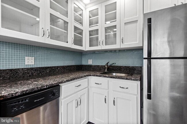 Building Photo - 1320 S Broad St