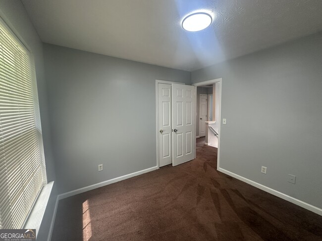 Building Photo - 2877 Partin Pl