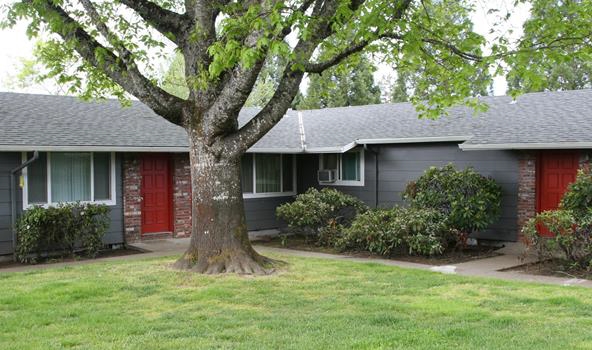 Building Photo - Redwood Court