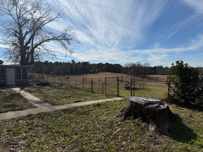 Building Photo - 4 Bedroom Home in Longview ISD