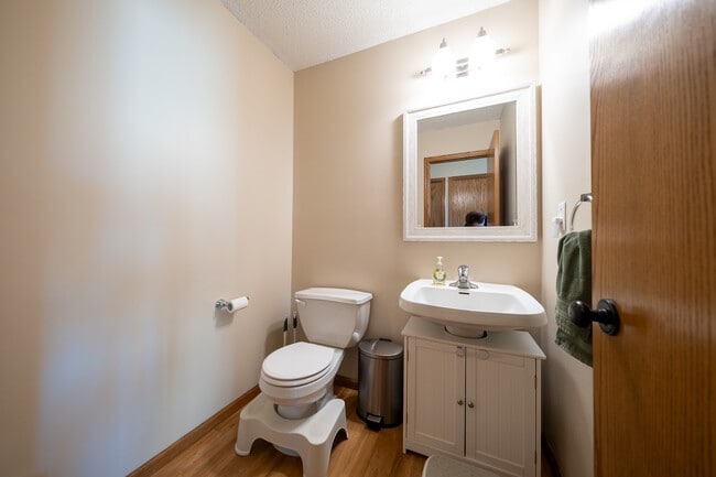 Building Photo - 3292 Century Dr