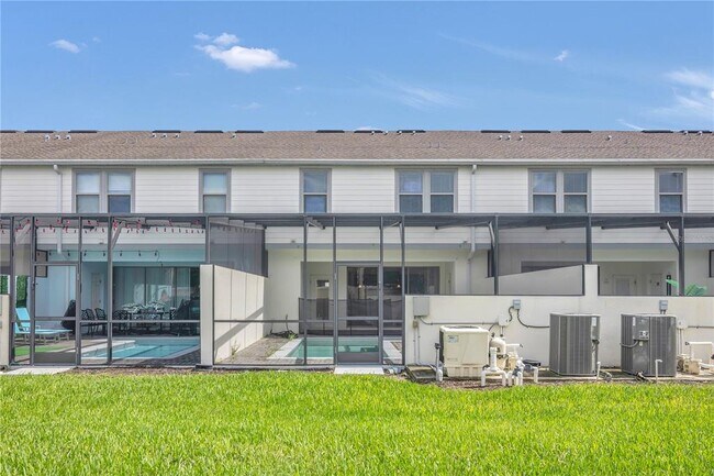 Building Photo - 2406 Dubai St