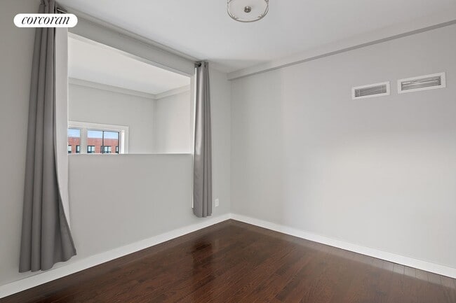 Building Photo - 326 Bond St
