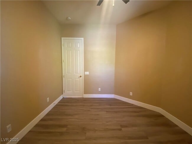 Building Photo - 17 Moraine Dr