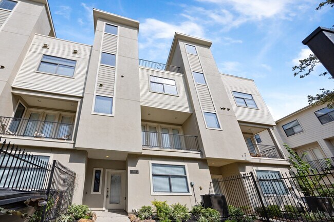 Building Photo - 2315 McIlhenny St