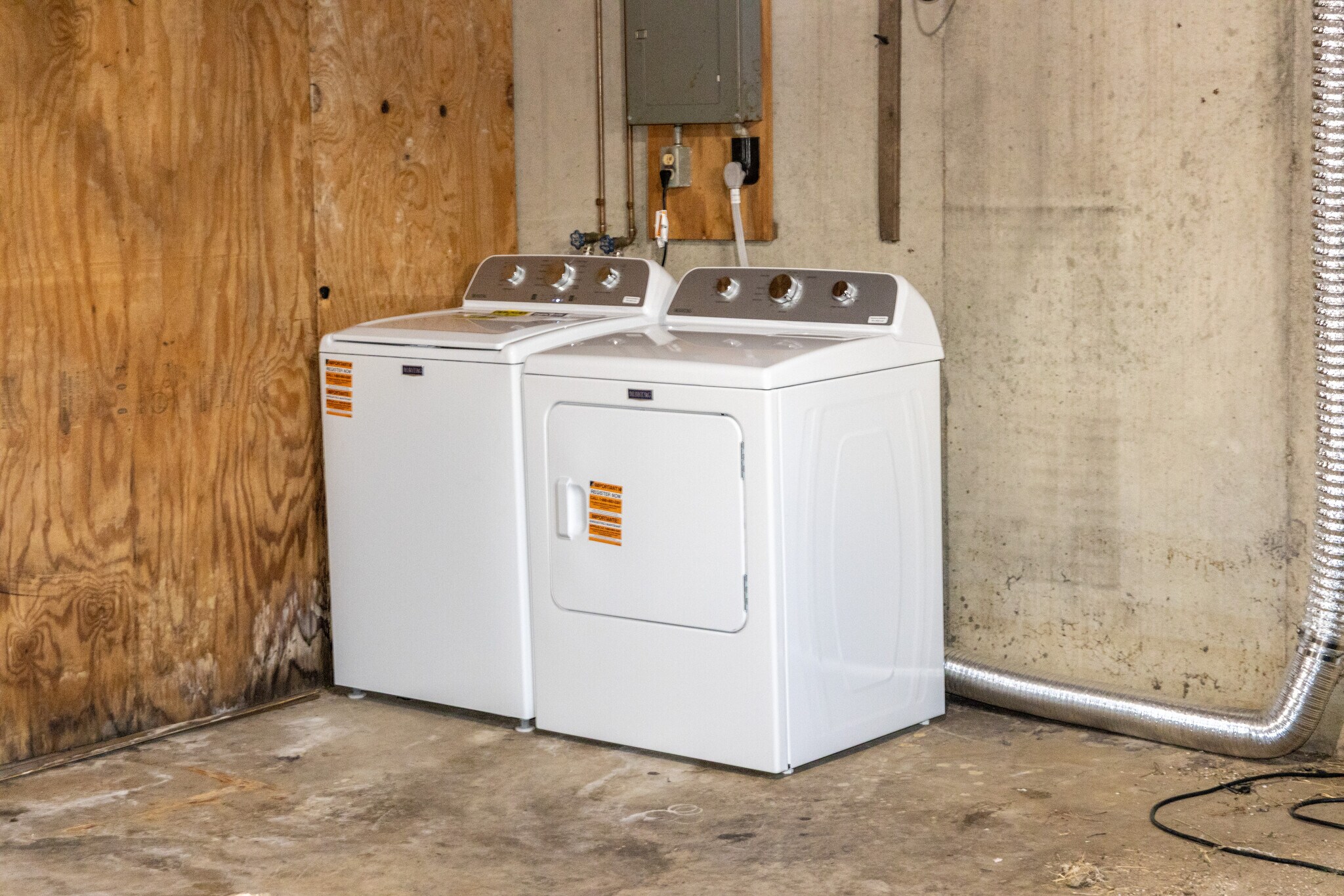 Building Photo - 1420 Villa Ct