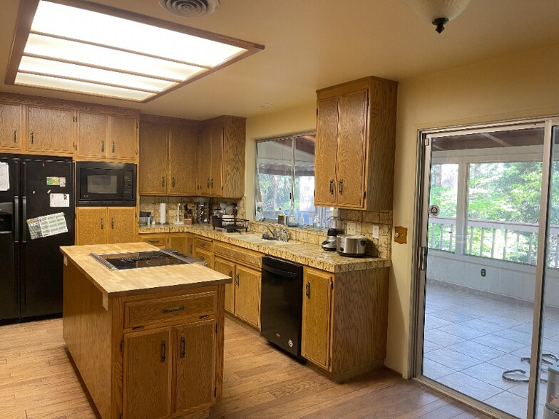 Building Photo - 14391 Wycliff Way