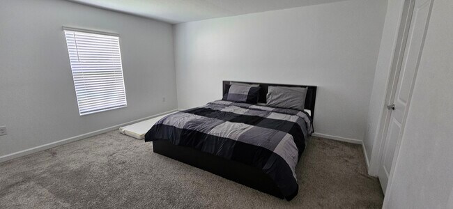 Building Photo - 1113 Saguaro St