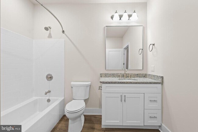 Building Photo - 30 W Broad St