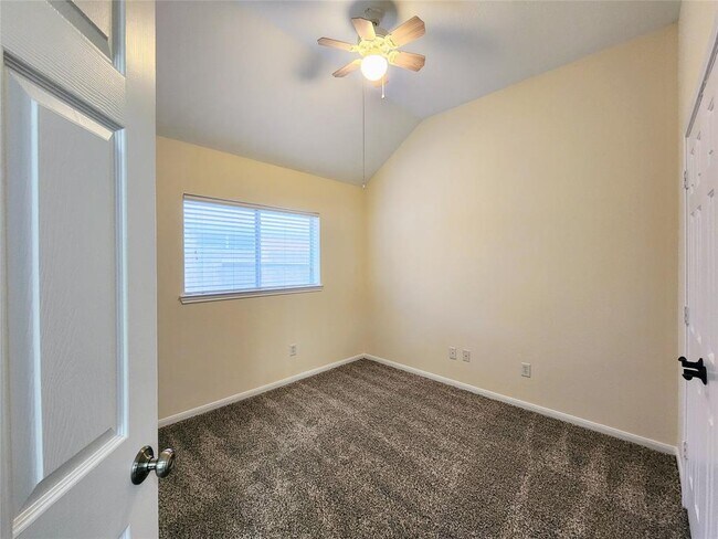Building Photo - 25807 Elmley Pl