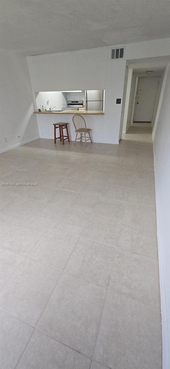 Building Photo - 3680 Inverrary Dr