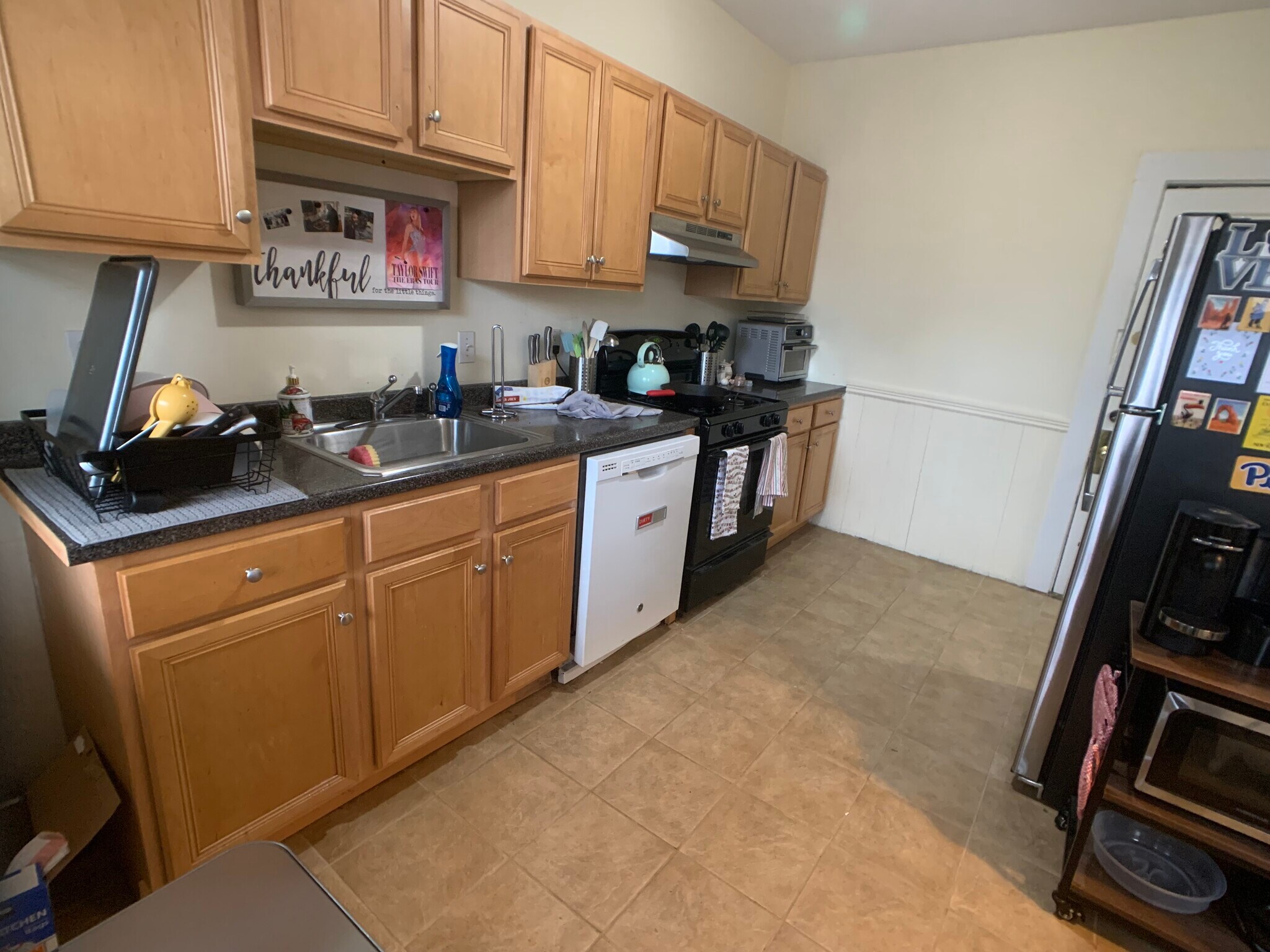 Building Photo - 92 University Rd