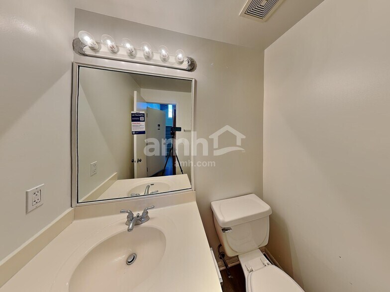 Building Photo - 22206 W Ocala Ct