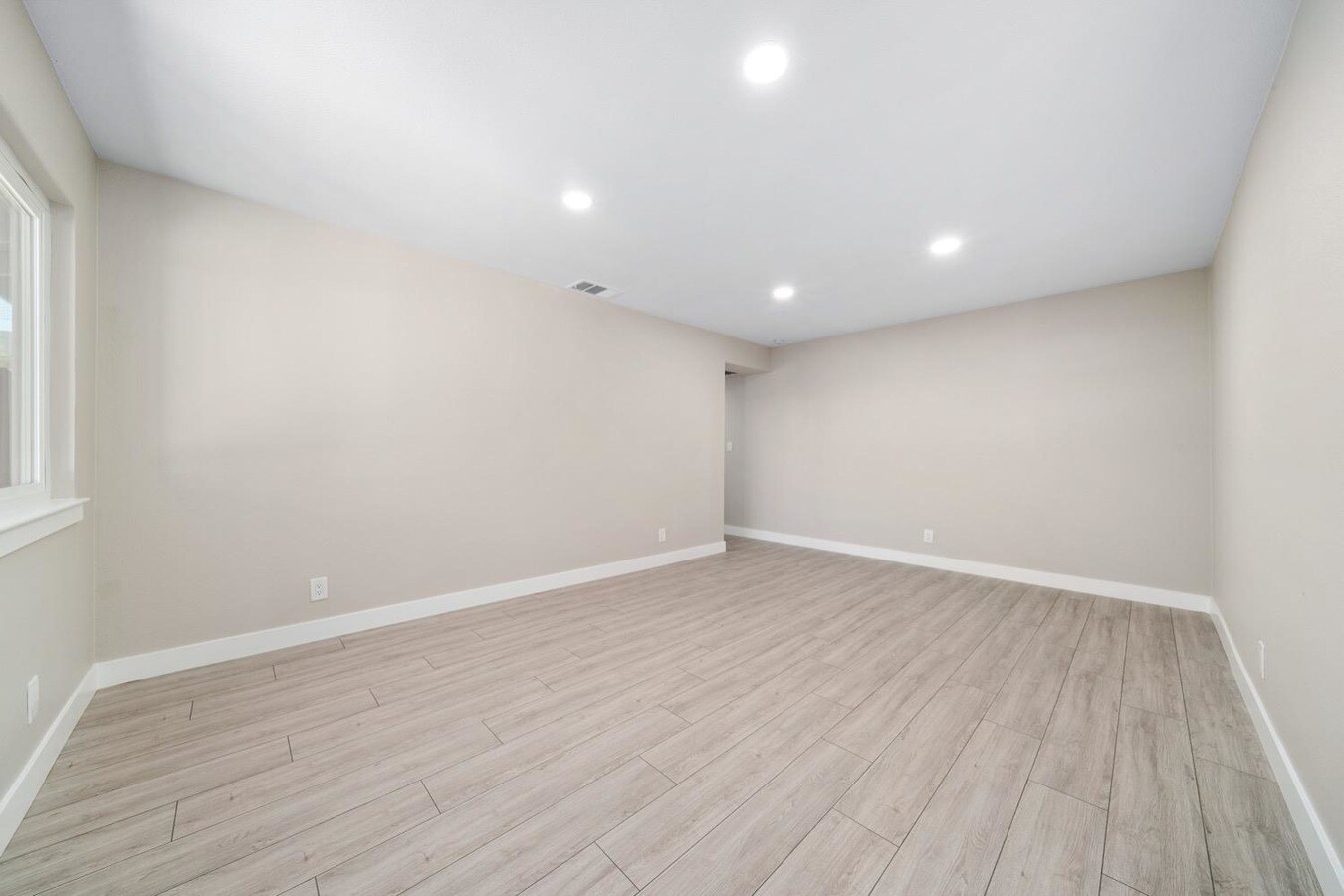 Building Photo - 3944 Apple Blossom Way