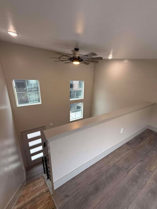 Building Photo - Steel Hollow Cottage Community