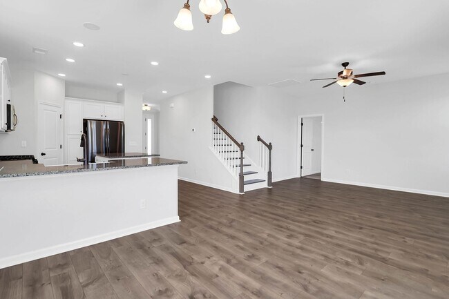 Building Photo - Pristine and Calm Home in Moncks Corner