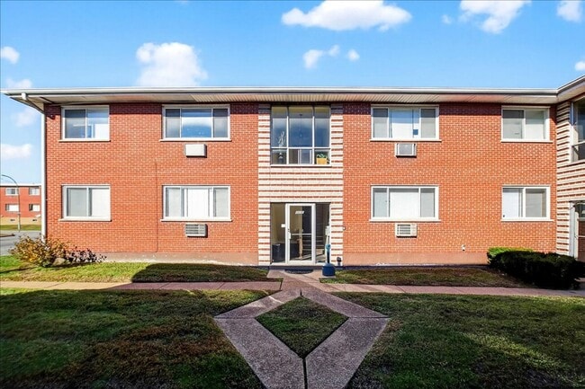 Building Photo - Morganford Motherrrr