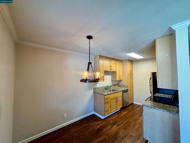 Building Photo - 315 Masters Ct