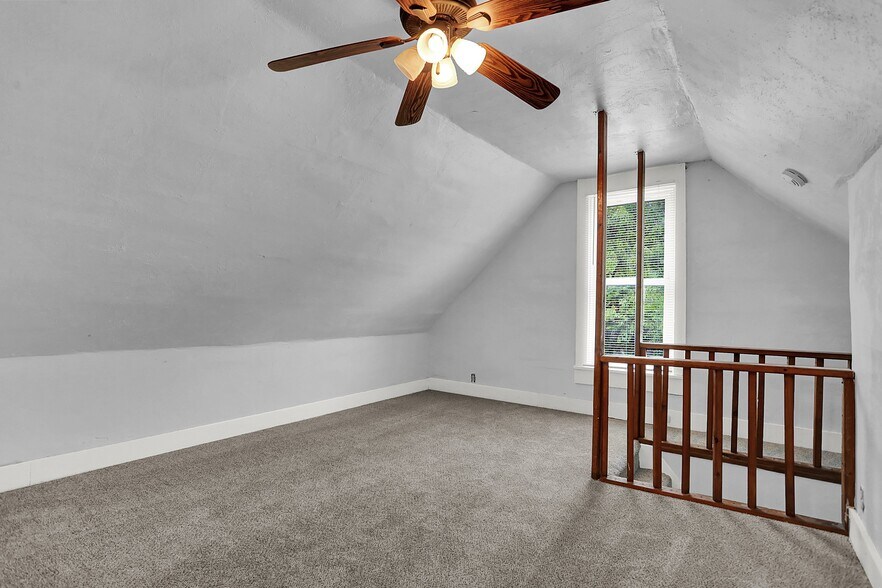 Upstairs Bedroom - 108 N Muessing St