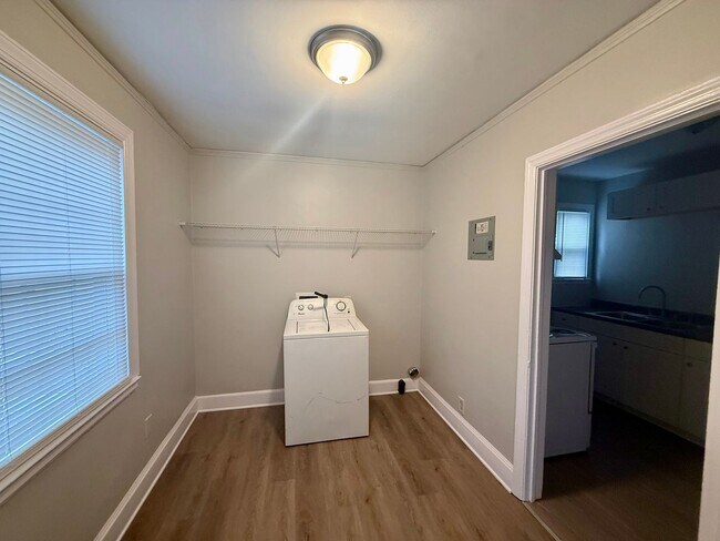 Building Photo - 314/316 N Ireland St