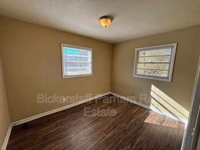 Building Photo - 4817 Josephine St