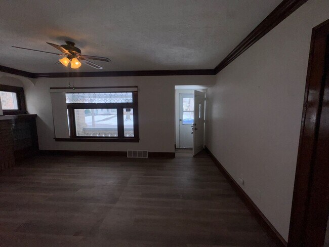 Building Photo - 3264 W 130th St