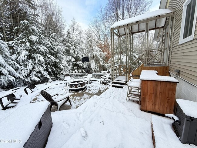 Building Photo - 23 Hillcrest Dr