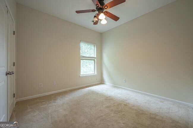 Building Photo - 1675 Great Heron Cove