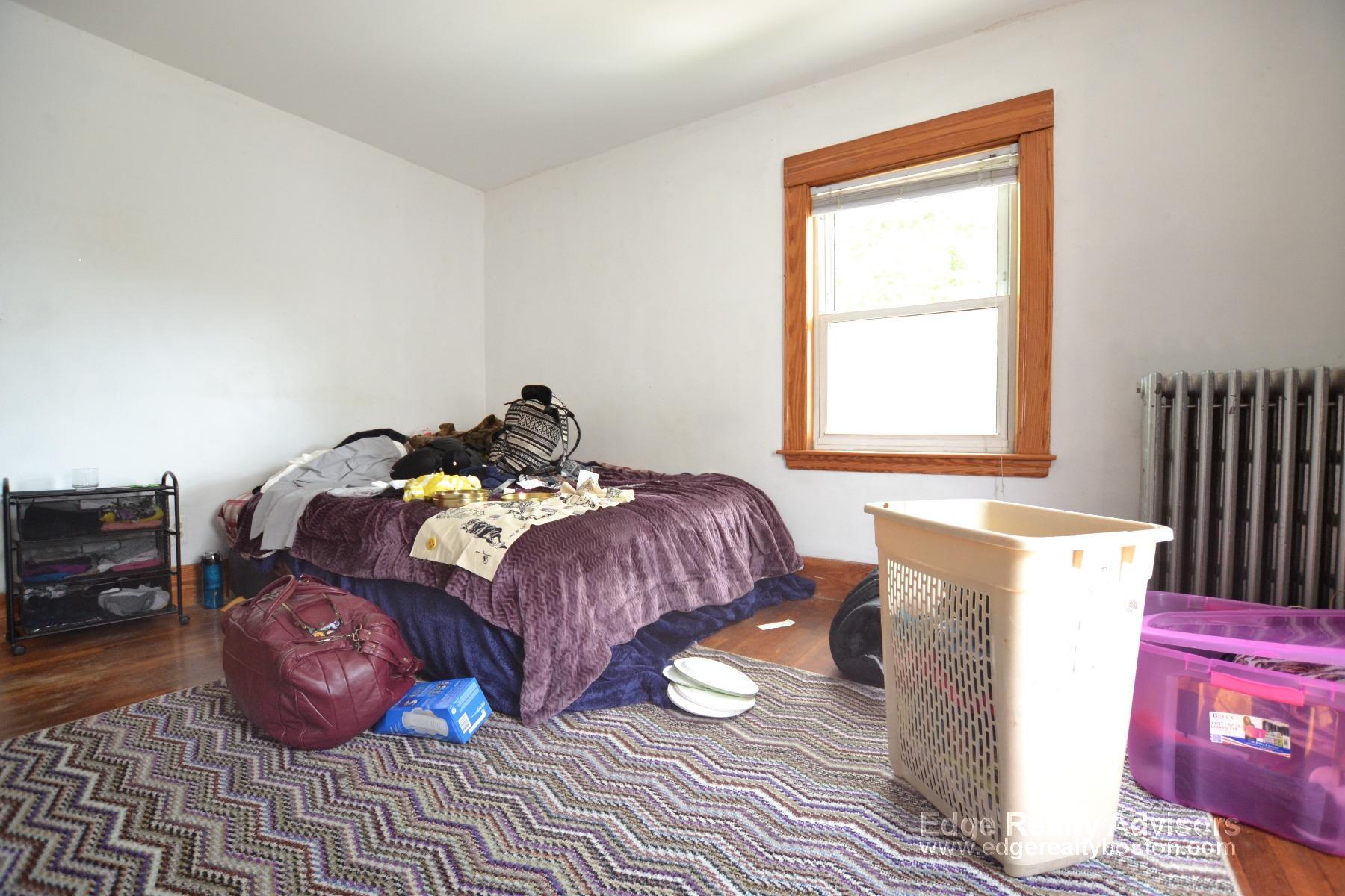 Building Photo - 27 S Crescent Circuit