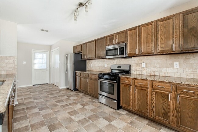 Building Photo - 10818 Sharondale Ln