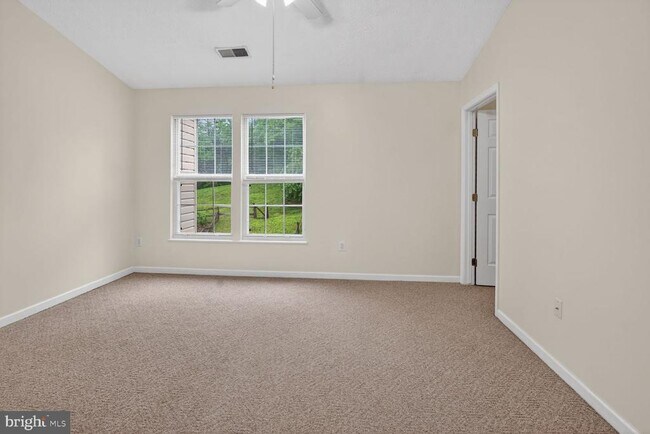 Building Photo - 158 Glen View Terrace