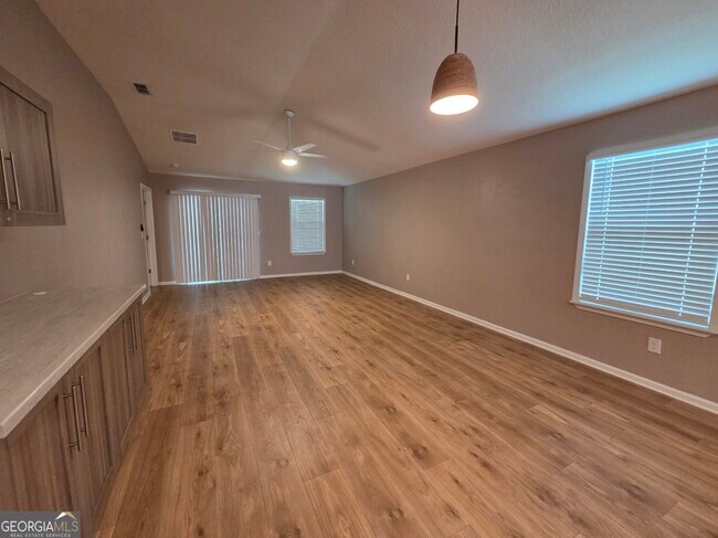 Building Photo - 152 Ashwood Cir
