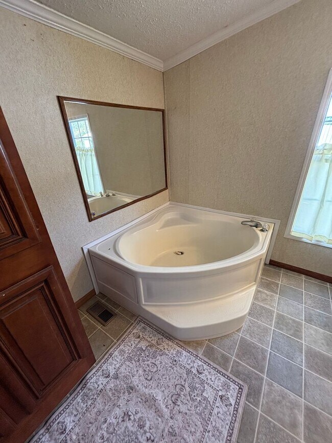 Building Photo - 3 Bedroom Blanchard Home - Just remodeled!