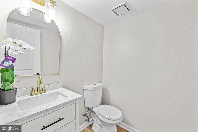 Building Photo - 10290 S Grant Ave