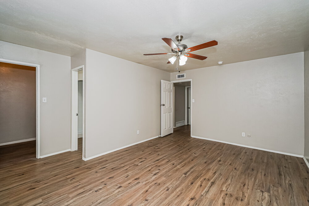 Building Photo - 4141 Yellowleaf Dr
