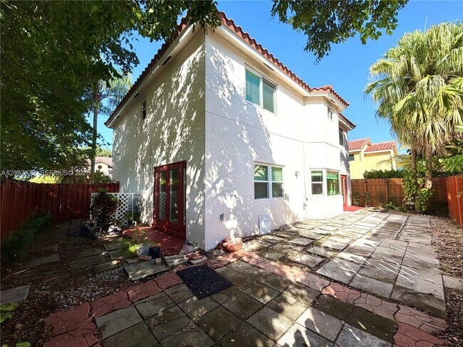Building Photo - 4631 SW 154th Pl